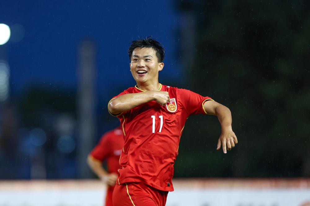 日媒：日本国门铃木彩艳预计13日在日本接受手指骨折手术